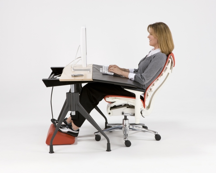 table-bureau-ergonomique-fauteuil-roulettes-ergonomique