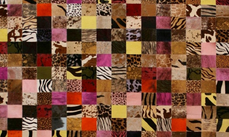 tapis-patchwork-carreaux-peaux-animaux-dépareillés-couleurs