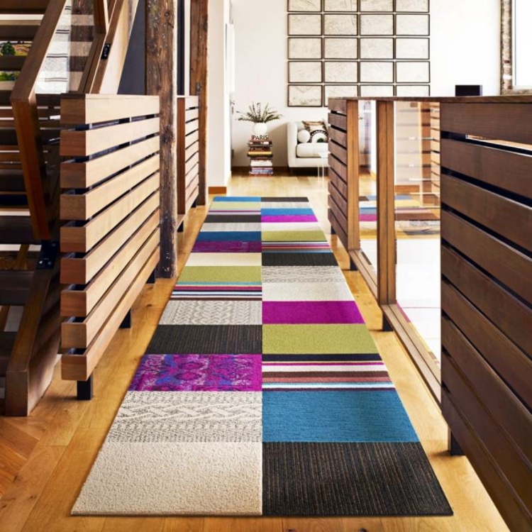 tapis-patchwork-long-étroit-couleurs-tendance-intérieur-bois