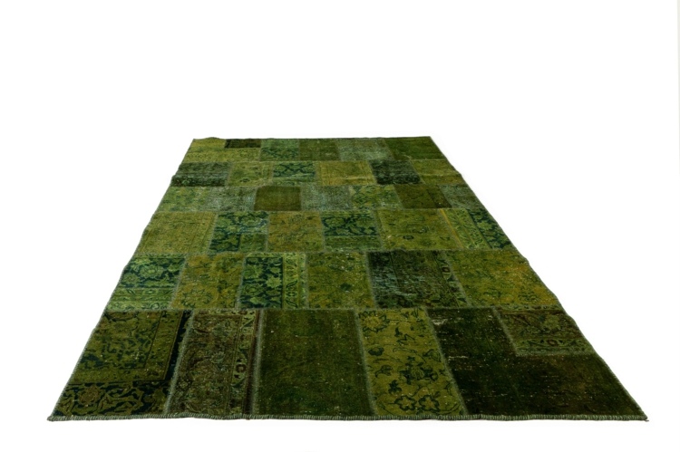 tapis-patchwork-vintage-nuances-vertes-motifs-effet-vieilli