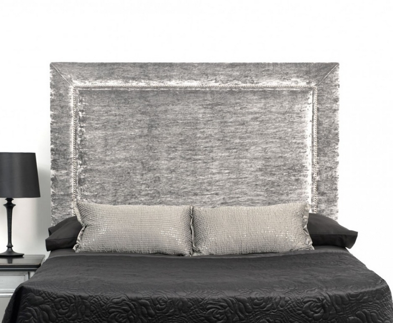 tete-lit-design-original-tissu-gris-jetée-lit-lampe-noires