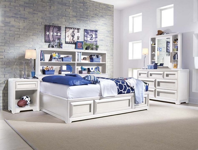 tête-lit-avec-rangement-meubles-blancs-déco-bleue-chambre-garçon