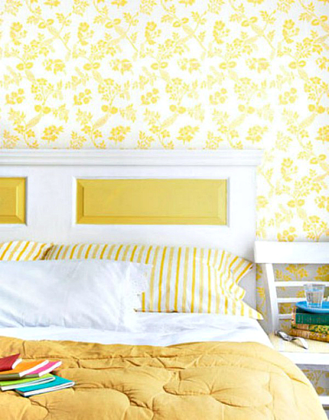 tête-lit-faire-soi-même-ancienne-porte-peinte-blanche-jaune