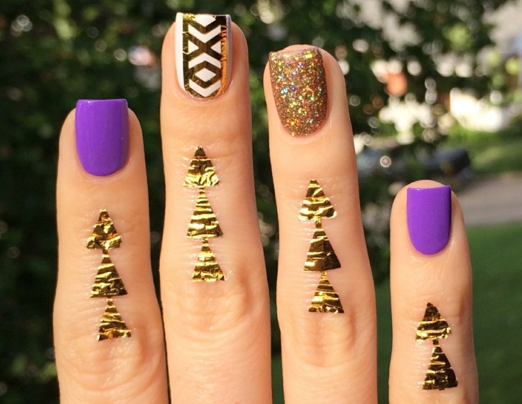 bijoux de peau doigts tatouages-temporaires-dorés-nail-art-assorti