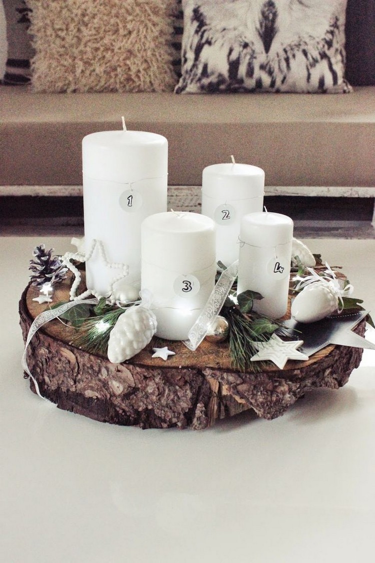 centre de table Avent-presentoir-bougies-cylindriques-blanches-pendentifs-blancs