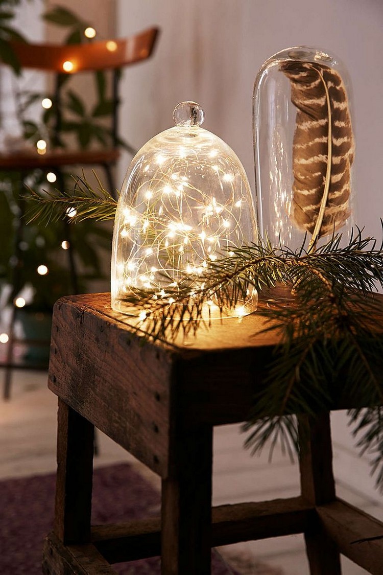 cloche-verre-décorer-Noël-guirlande-lumineuse-pile-plume