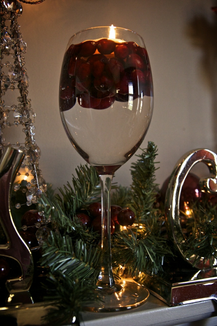 déco Noël fait maison -verre-vin-baies-rouges-bougie-flottante