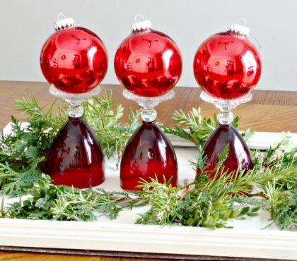déco Noël fait maison -verre-vin-boules-noel-presentoirs-boules-noel-rouges