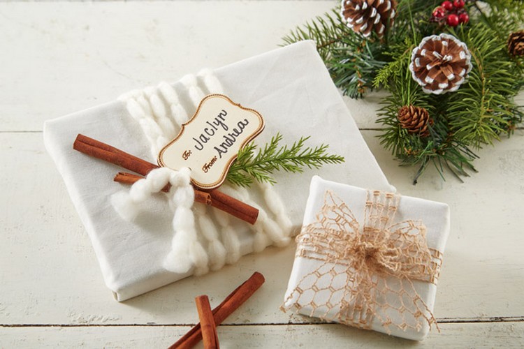 emballage-cadeau-noel-original-bâtons-cannelle-laine-dentelle-crochet