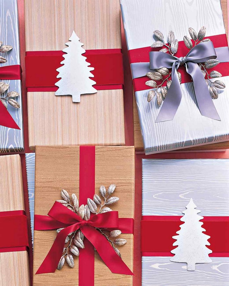 emballage-cadeau-noel-original-papier-effet-bois-brun-blanc-ruban-rouge
