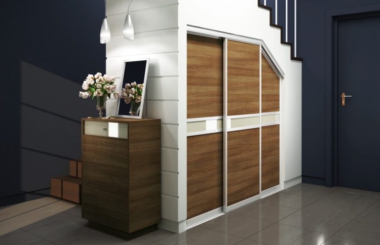 idée-dressing-intégré-escalier-bois-blanc-sol-carrelage