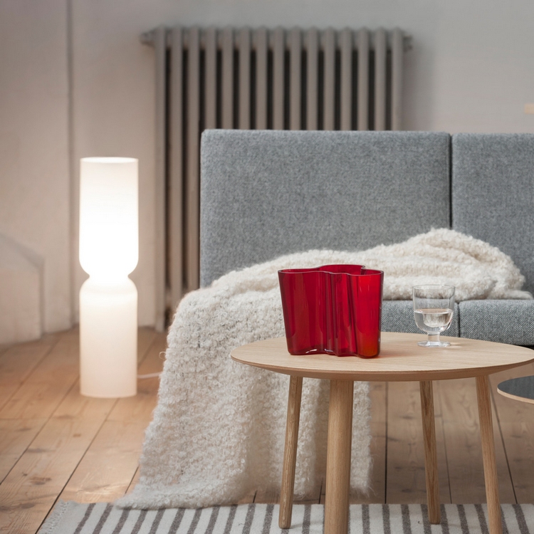 intérieur-scandinave-must-haves-vase-design-verre-rouge-Aalto
