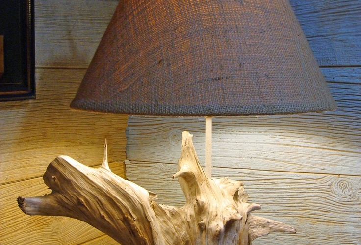 Lampe bois flotté, lampadaire et suspension par la Nature!