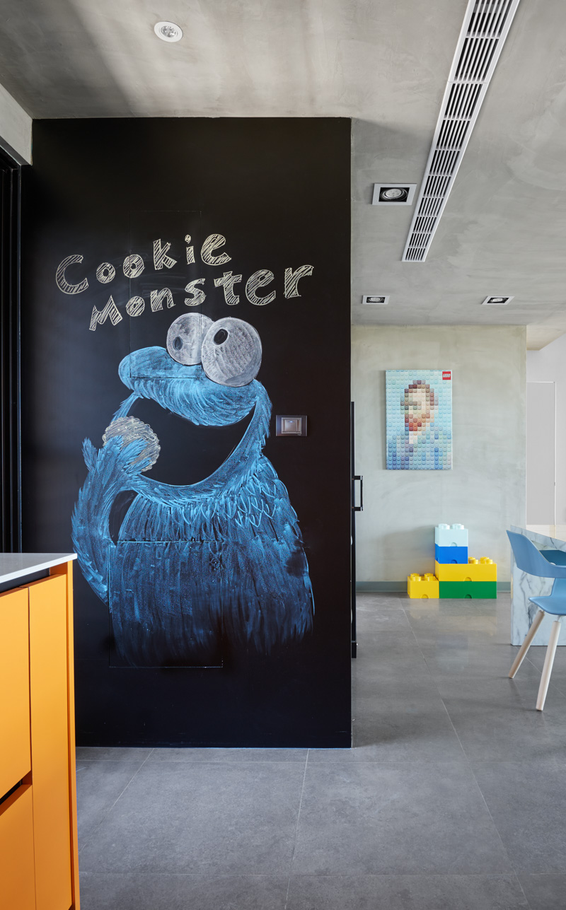 maison Lego peinture tableau noir-Cookie-monster-macaron