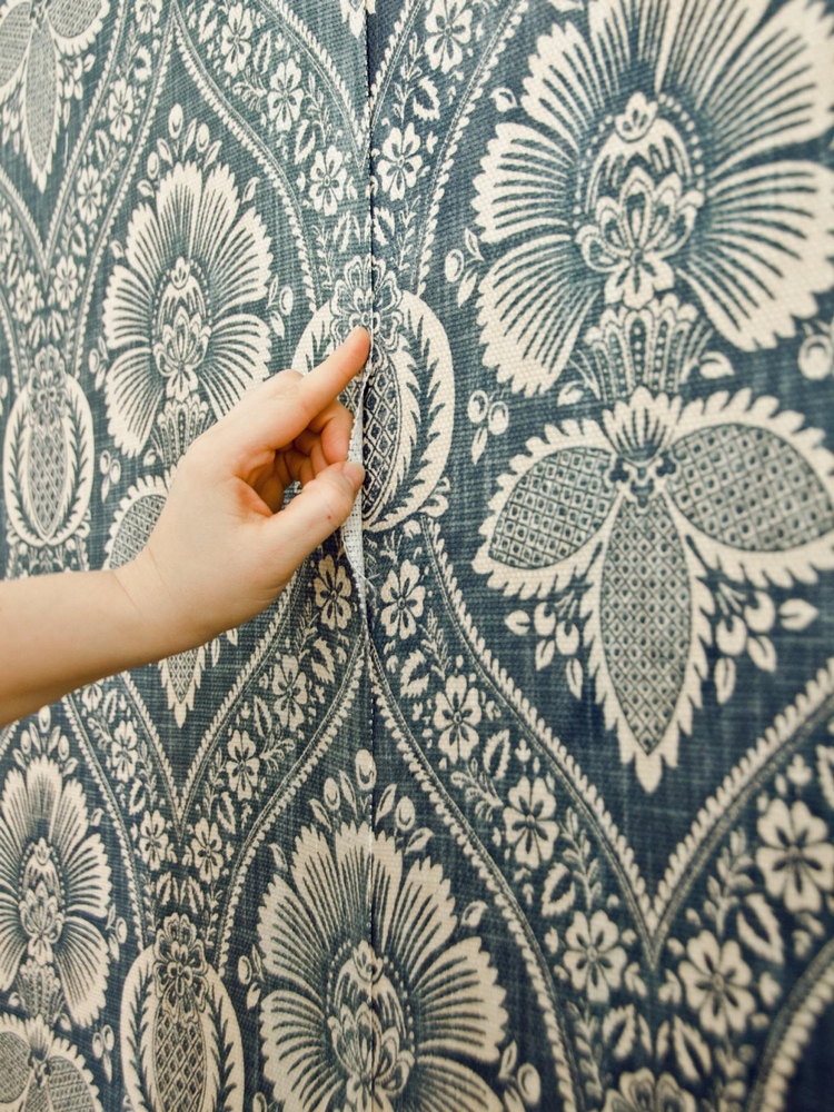 parement-intérieur-textile-tapisserie-murale-contemporaine-fleurie