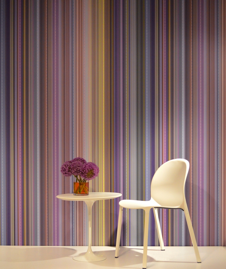 parement-intérieur-textile-tapisserie-murale-rayée-multicolore