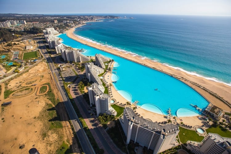 piscine extérieure design-extraordinaire-san-alfonso-del-mar-resort