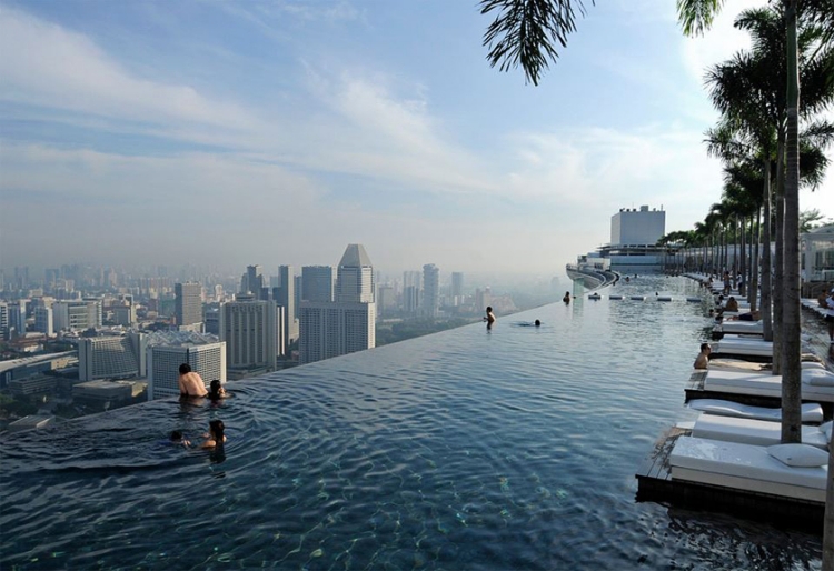 piscine-extérieure-marina-bey-sands-hotel-singapore