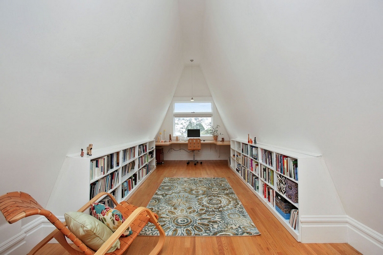 rangement-sous double pente toit bibliothèque basse home-office