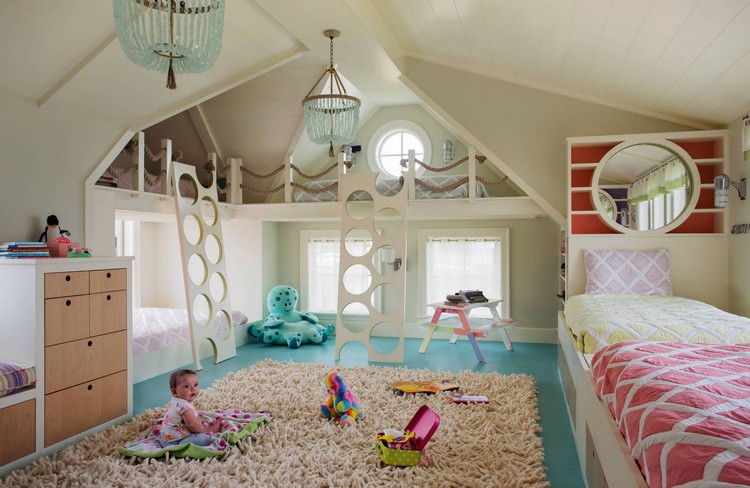 salle-jeux-enfant-bebe-fille-meubles-bois-lits-superposes-echelles-tapis-shaggy