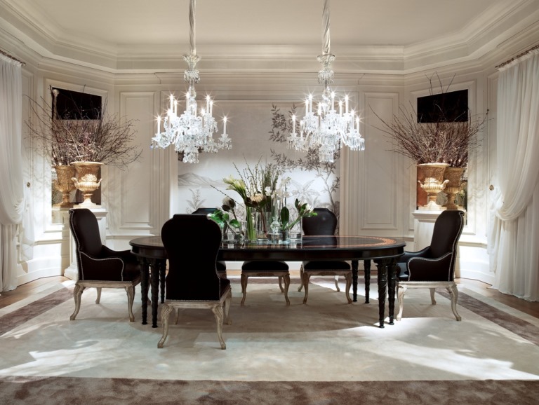 salle-manger-contemporaine-néo-baroque-peinture-blanc-lustres-cristal.jpg