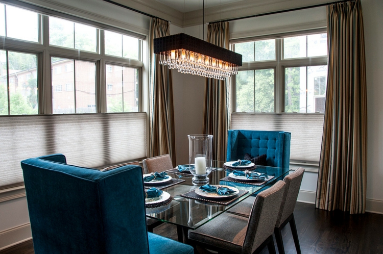 salle-manger-contemporaine-suspension-design-meubles-bleu-ciel.jpg