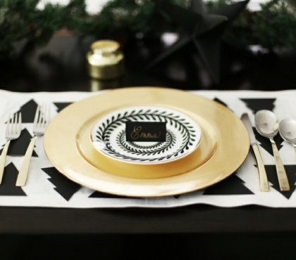 set de table Noël -blanc-sapins-papier-noir-decoupes