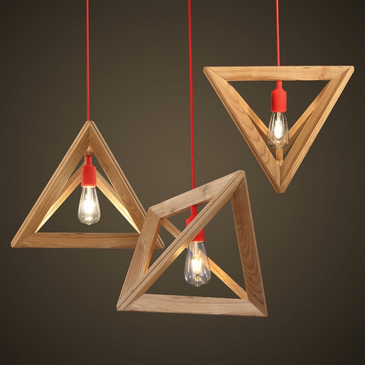 suspension bois IKEA formes géométriques-ampoules-vintage-câbles-rouges