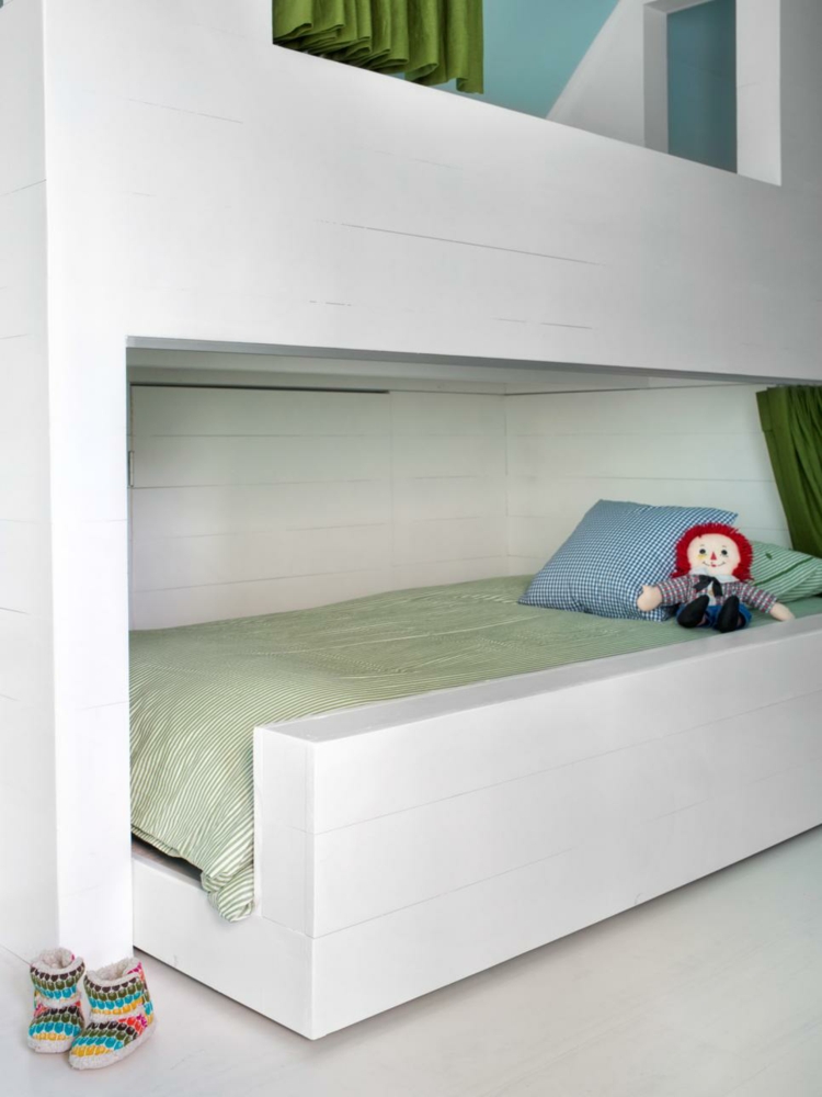 aménagement combles chambre enfant lit mezzanine lit tiroir canapé