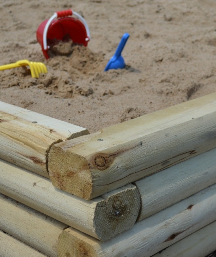 bac sable bois fabriquer soi-même solives bois brut