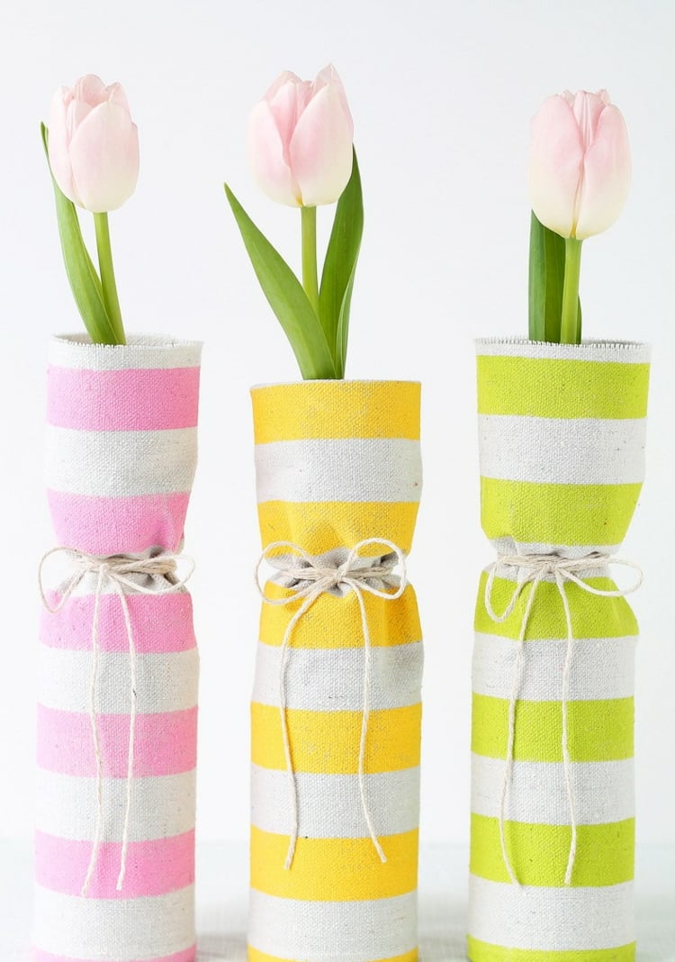 bricolage-de-Pâques-facile-vases-decores-toile-rayures-jaune-vert-rose-tulipes