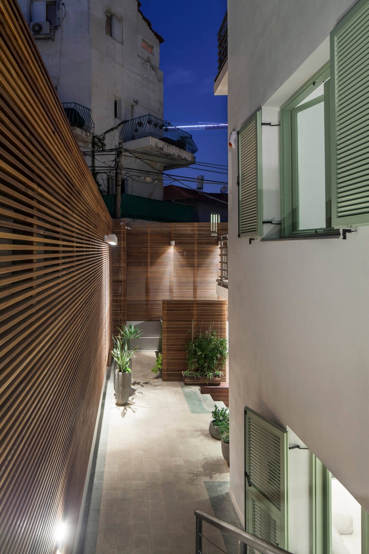 brise-vue en bois –terrasse-appliques-murales-carrelage-sol-beton