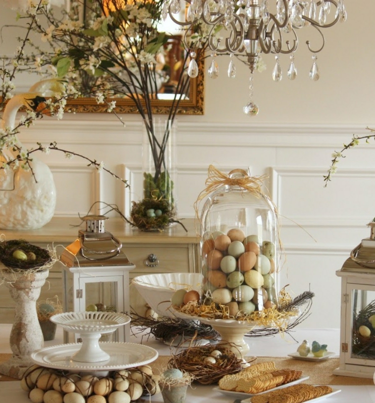 cloches-verre décoratives présentroirs gâteau pied oeufs Pâques