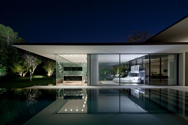 cloisons coulissantes vitrées -Float-House-piscine-moderne