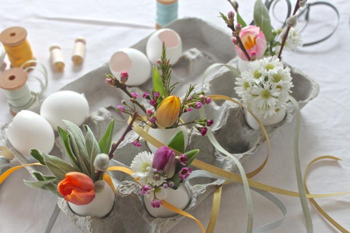 décoration de Pâques à fabriquer -vases-suspendus-coquilles-oeufs-fleurs-fraiches