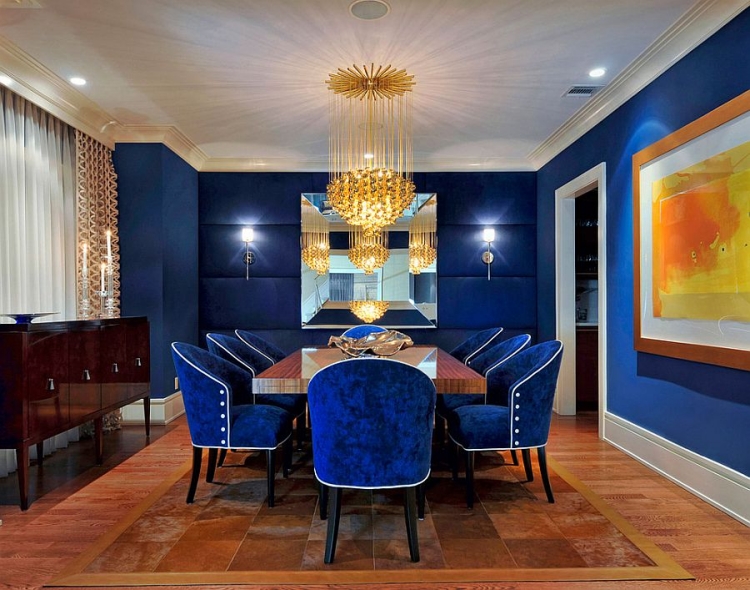 décoration-salle-manger-bleu-marine-roi-chaises