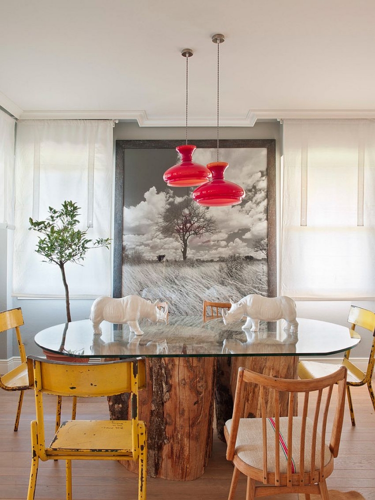décoration salle à manger suspension-rouge-tableau-table