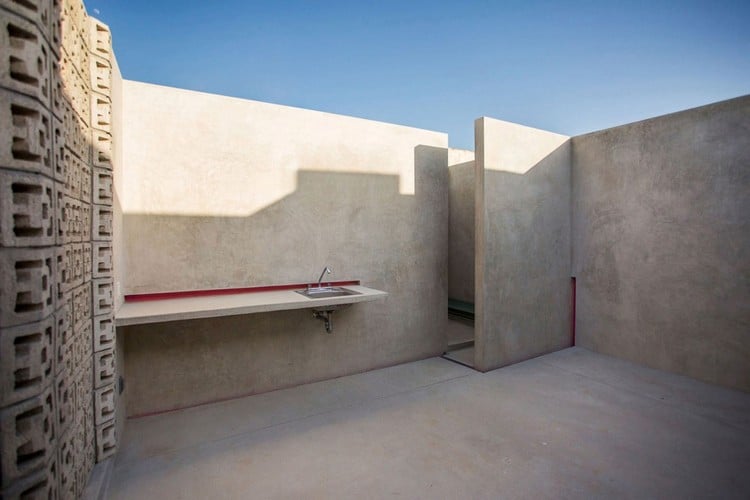 enduit extérieur ciment -douche-exterieure-murs-beton