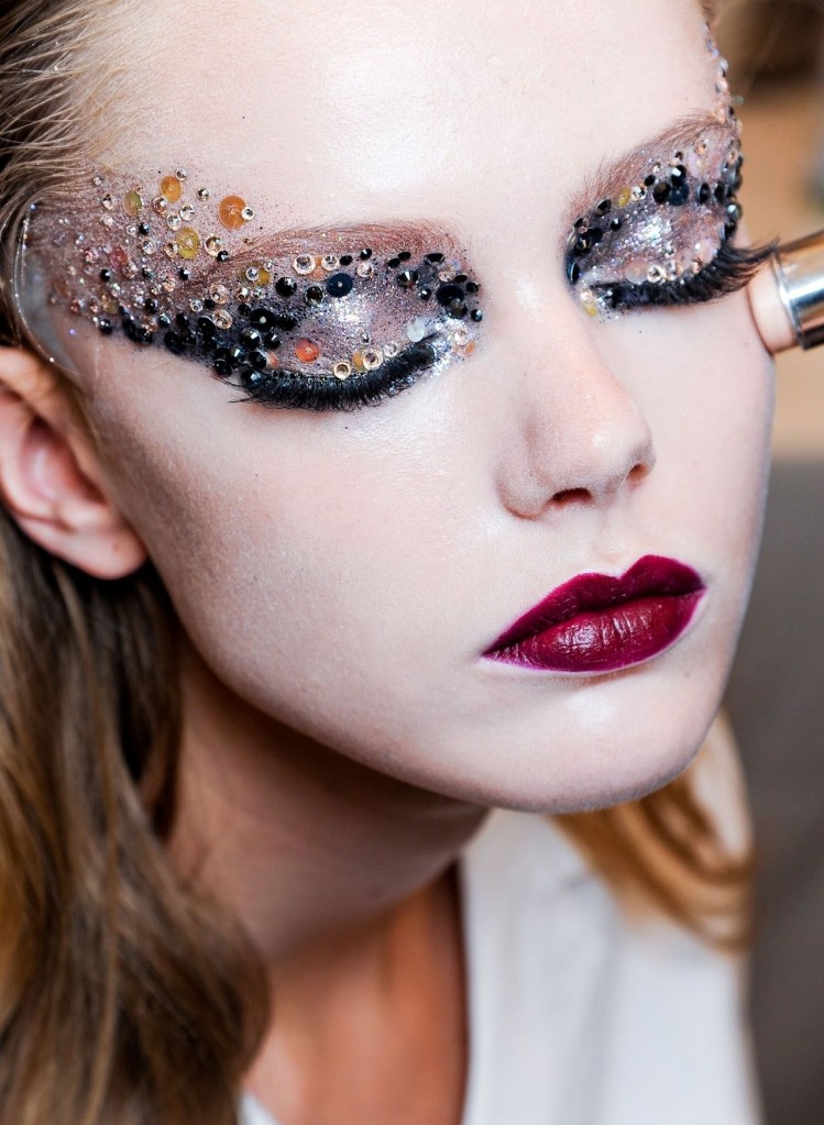 maquillage tendance 2016 sequins paillettes forme masque domino