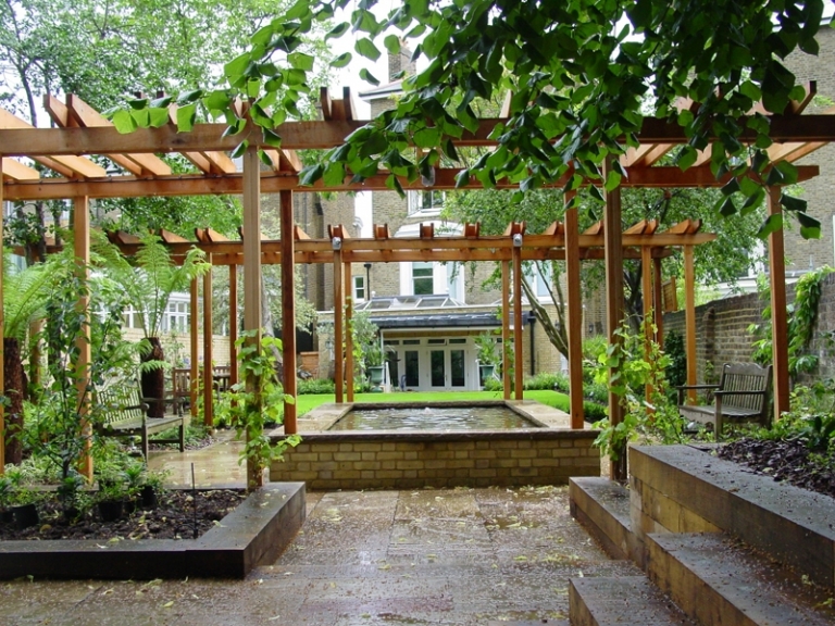 pergolas bois modernes jardin-bassin-fontaine
