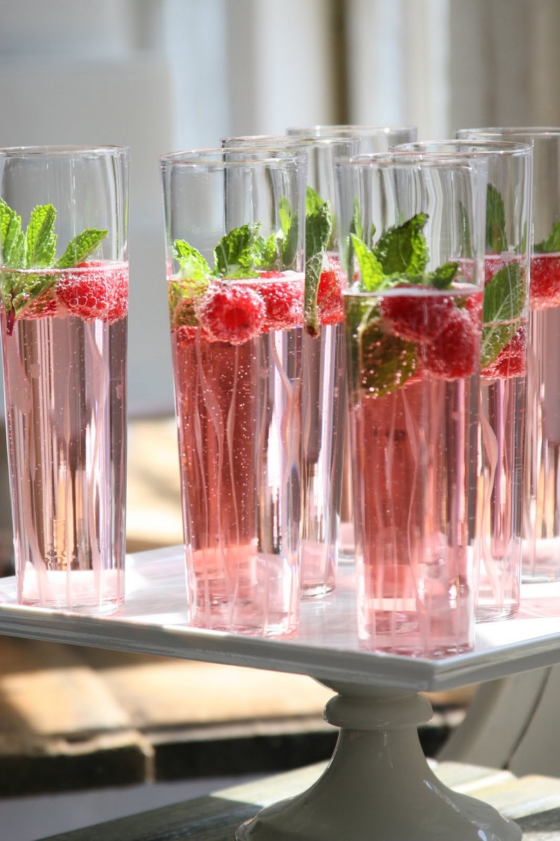 repas Saint Valentin boissons champagne rose cocktails