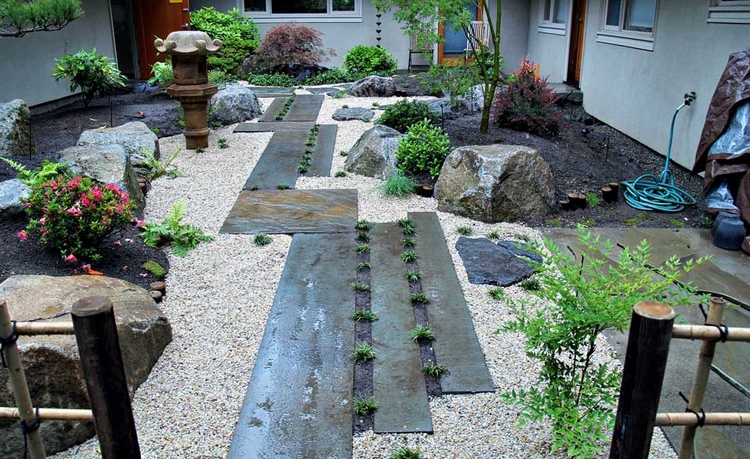 rocaille-jardin-japonais-dalles-ardoise-gravier-décoratif-rochers