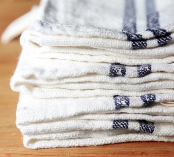 rond de serviette Pâques utiliser serviettes-tissu-blanc-bleu