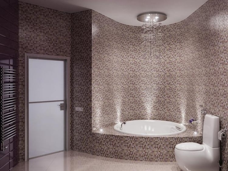 salle de bain mosaique revêtement-mur-baignoire-encastrée