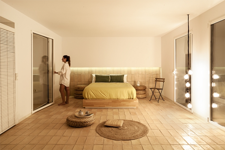 sol en pierre naturelle beige méditerranéenne-chambre-coucher