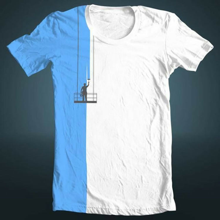 t-shirt-originaux-bicolores-idée-peinture-bleue-mi-largeur