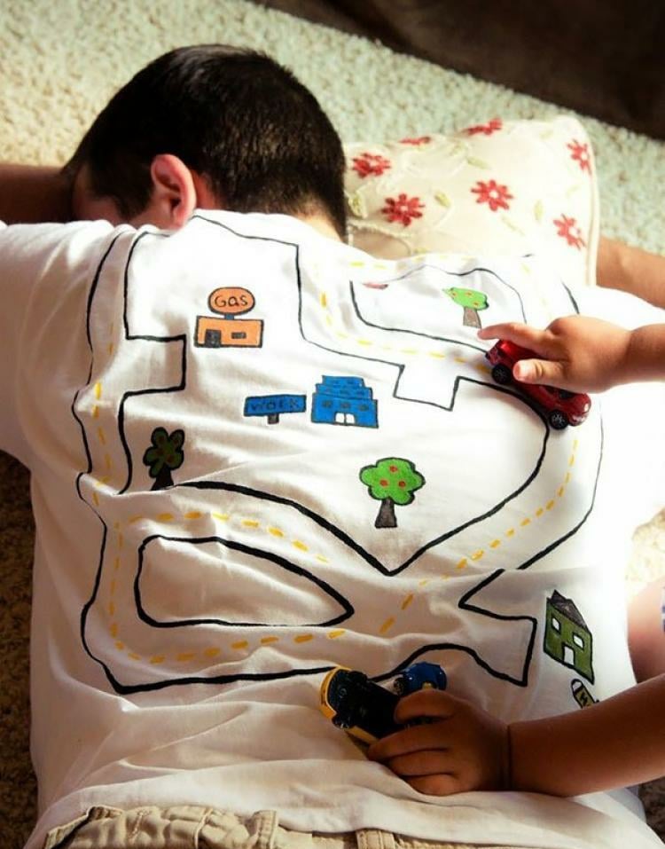 t-shirt-originaux-papa-tapis-jeux-massage-voitures