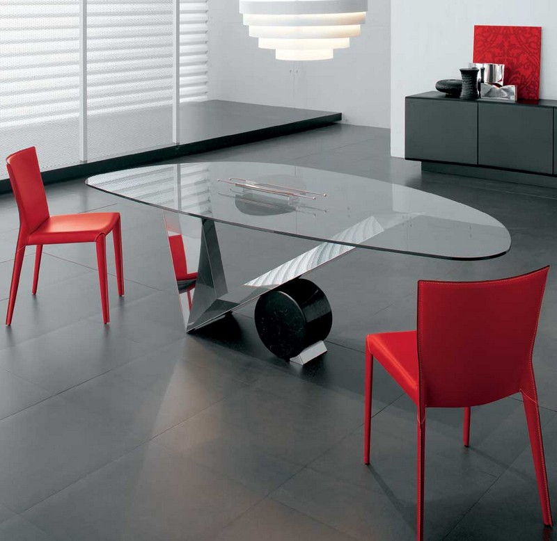 table-salle-manger-ovale-chaises-cuir-rouge-carrellage