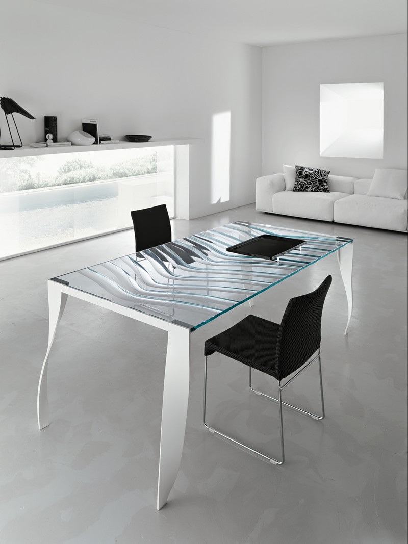 table-salle-manger-rectangulaire-verre-pieds-chaises-noir