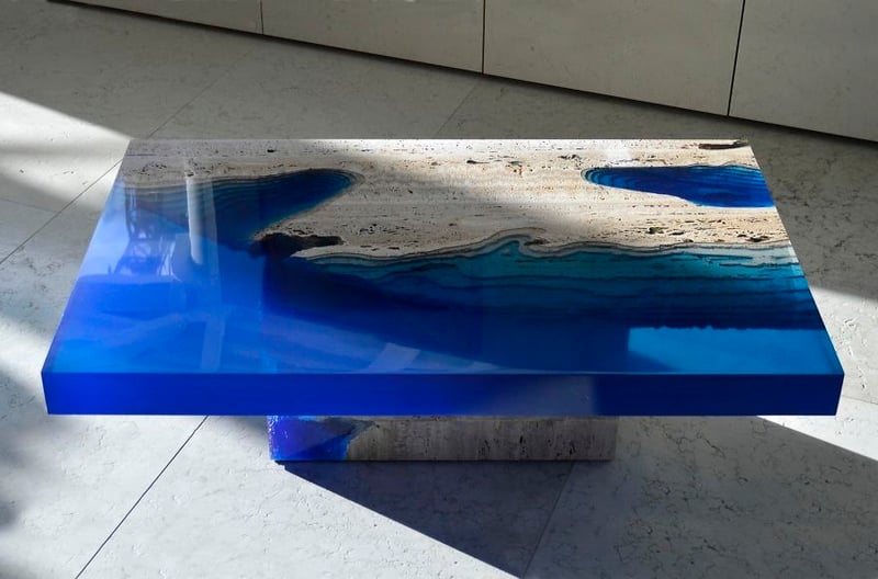 tables basses design travertin résine bleu marine Lagoons